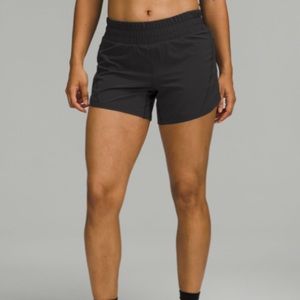 Lululemon TRACK THAT SHORT 5" in black